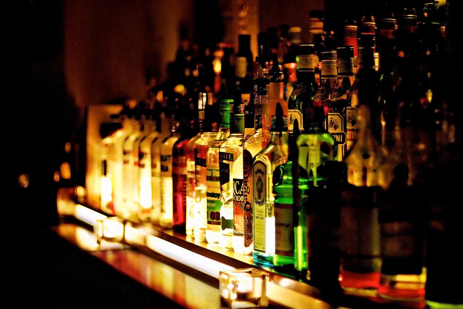 bottles-at-a-bar-drunk-driving-personal-injury.jpg