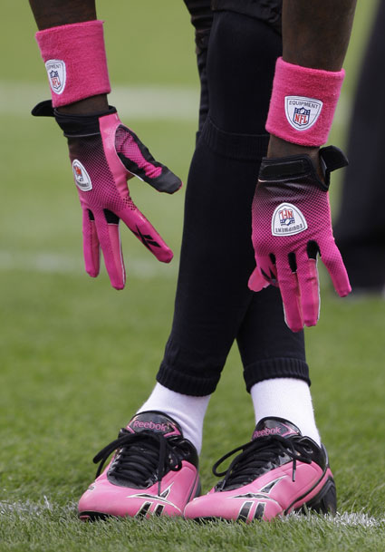 nfl_breast_cancer2_m.jpg