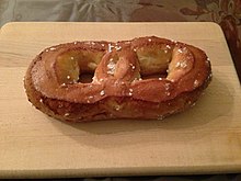 220px-Philly_style_pretzel.JPG