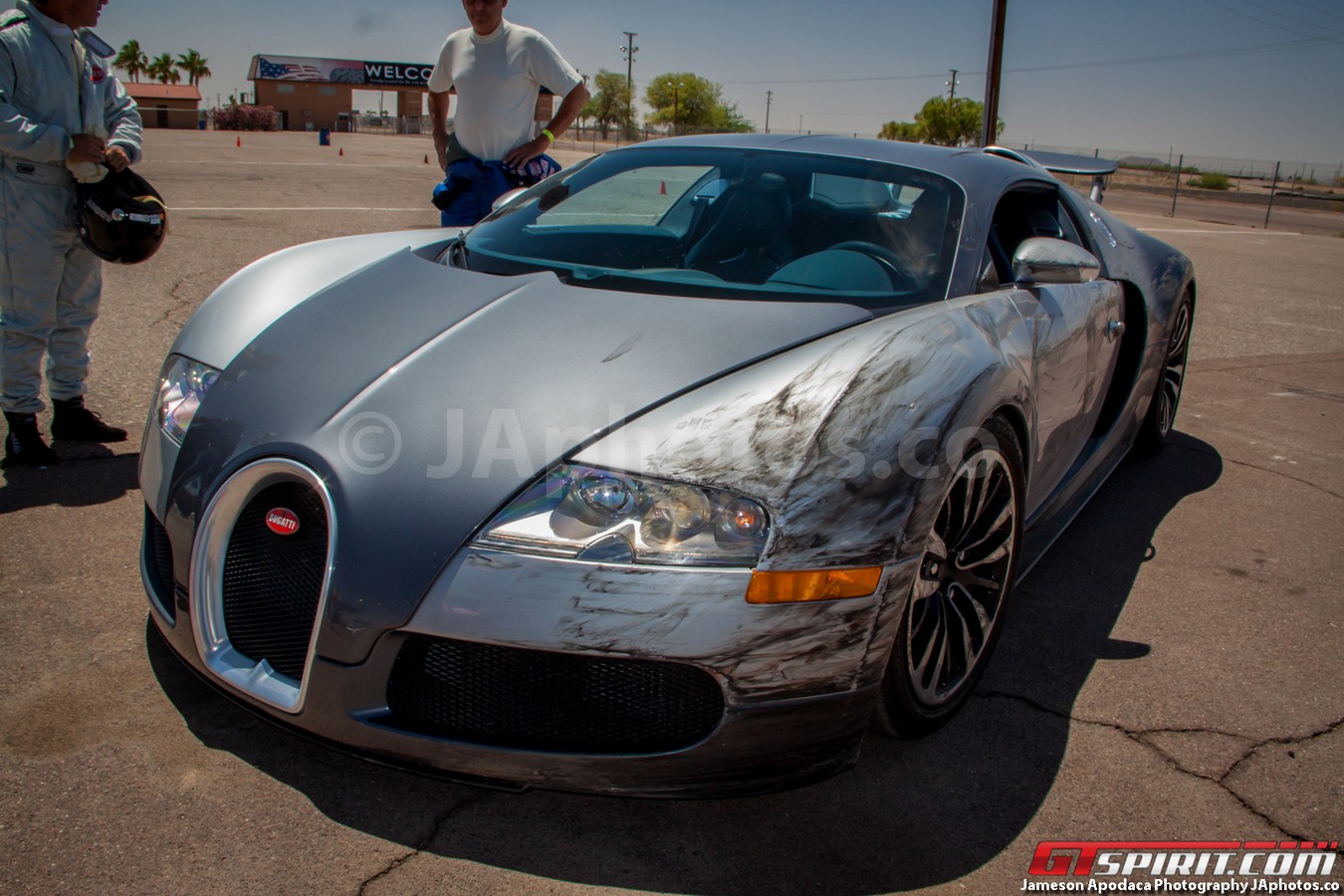 Bugatti-Veyron-Crash-6.jpg