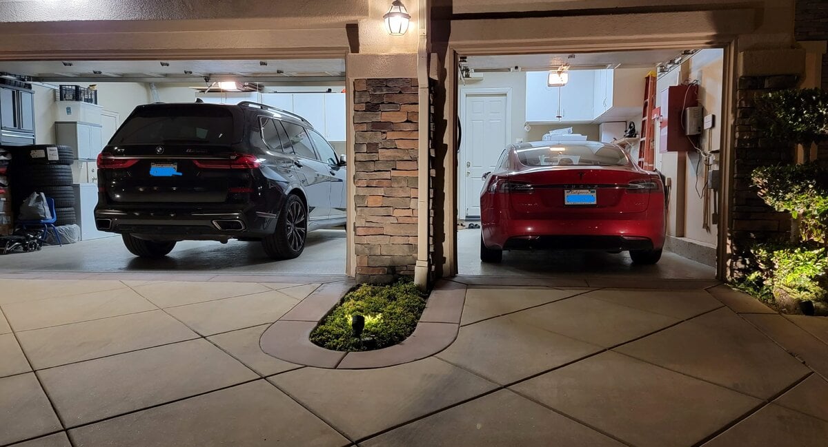 3car garage.jpg
