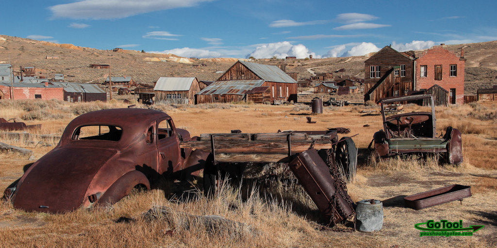 Bodie-Ghost-Town-Old-Car-and-Buildings-1.jpg