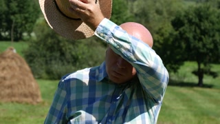 take-off-his-hat-very-hot-summer-day-at-farm_r04dh6fgtb_thumbnail-small05.jpg
