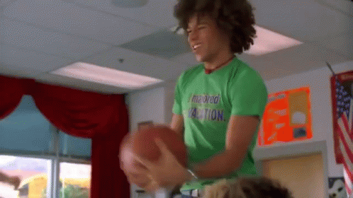 highschoolmusical-whattime.gif