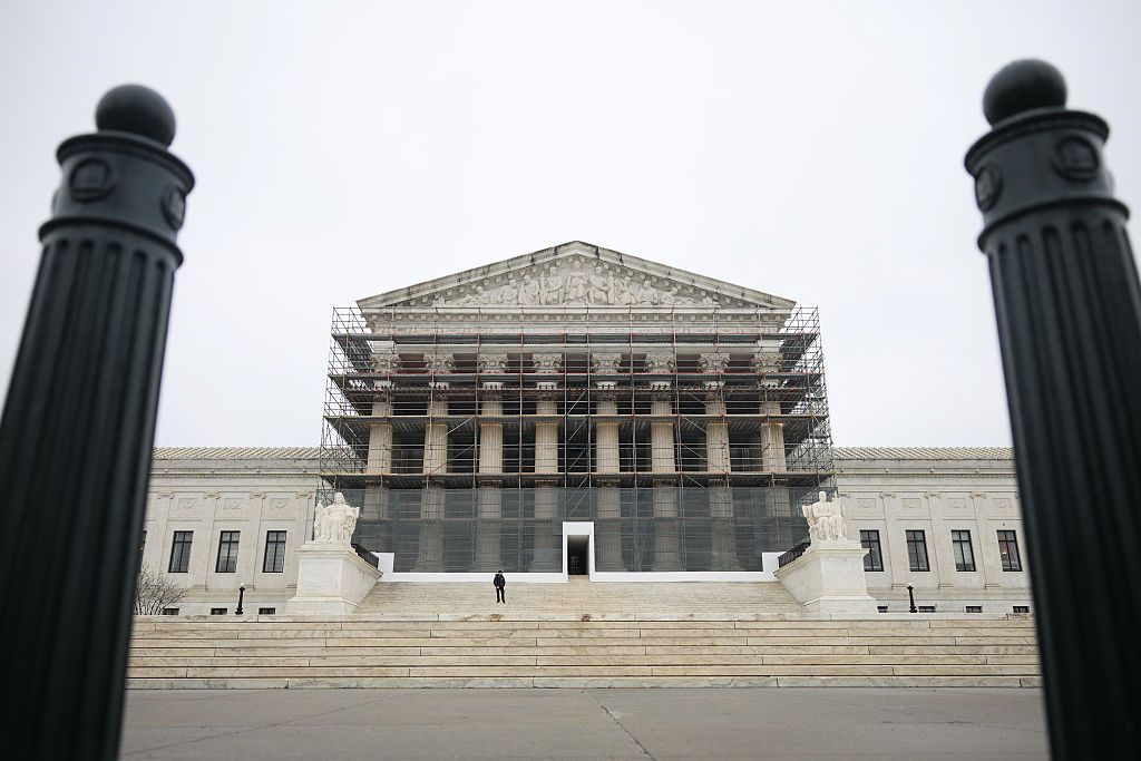 www.scotusblog.com
