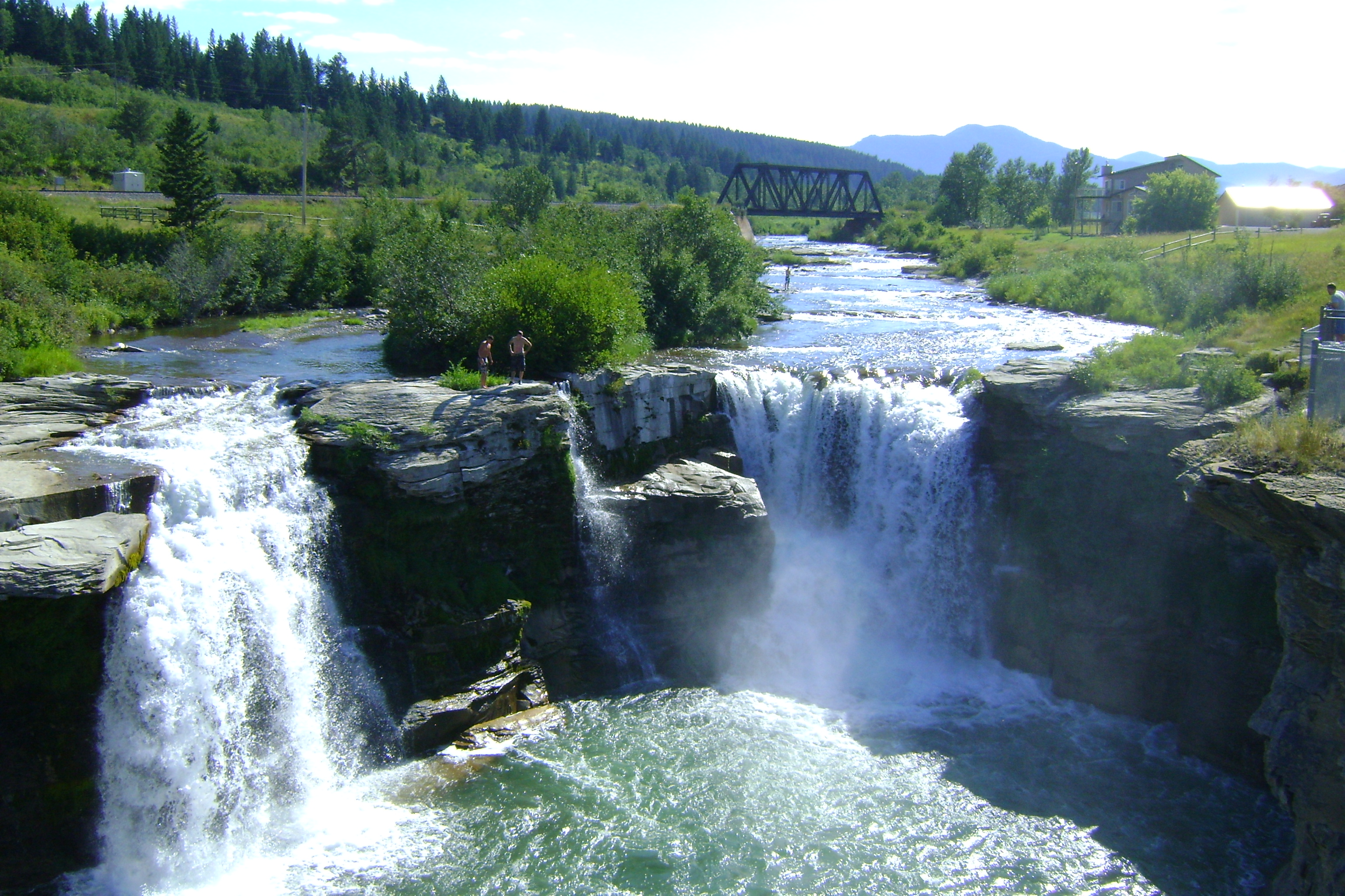 Lundbreck_Falls_-_August_2010_-_panoramio.jpg