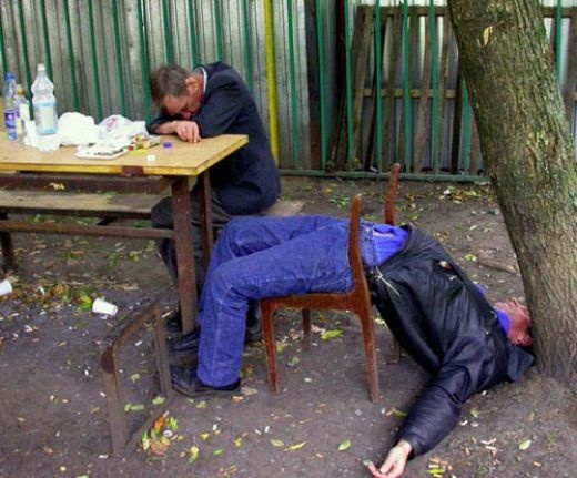 What is the difference between blacking out and passing out from alcohol?  Would a person who has blacked out remember anything that happened during  the blackout? - Quora