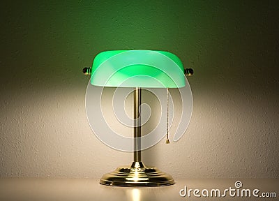 green-bankers-lamp-6967664.jpg