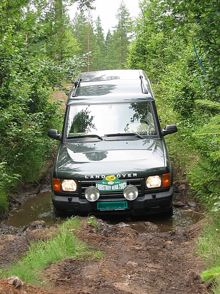 450px-Land_rover_discovery_sii.jpg