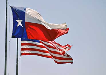 texas-usa-flags-flying.jpg