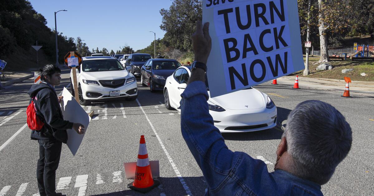 www.latimes.com