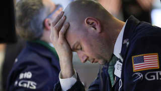 Dow tanks 800 points in worst day of 2019 after bond market sends recession warning