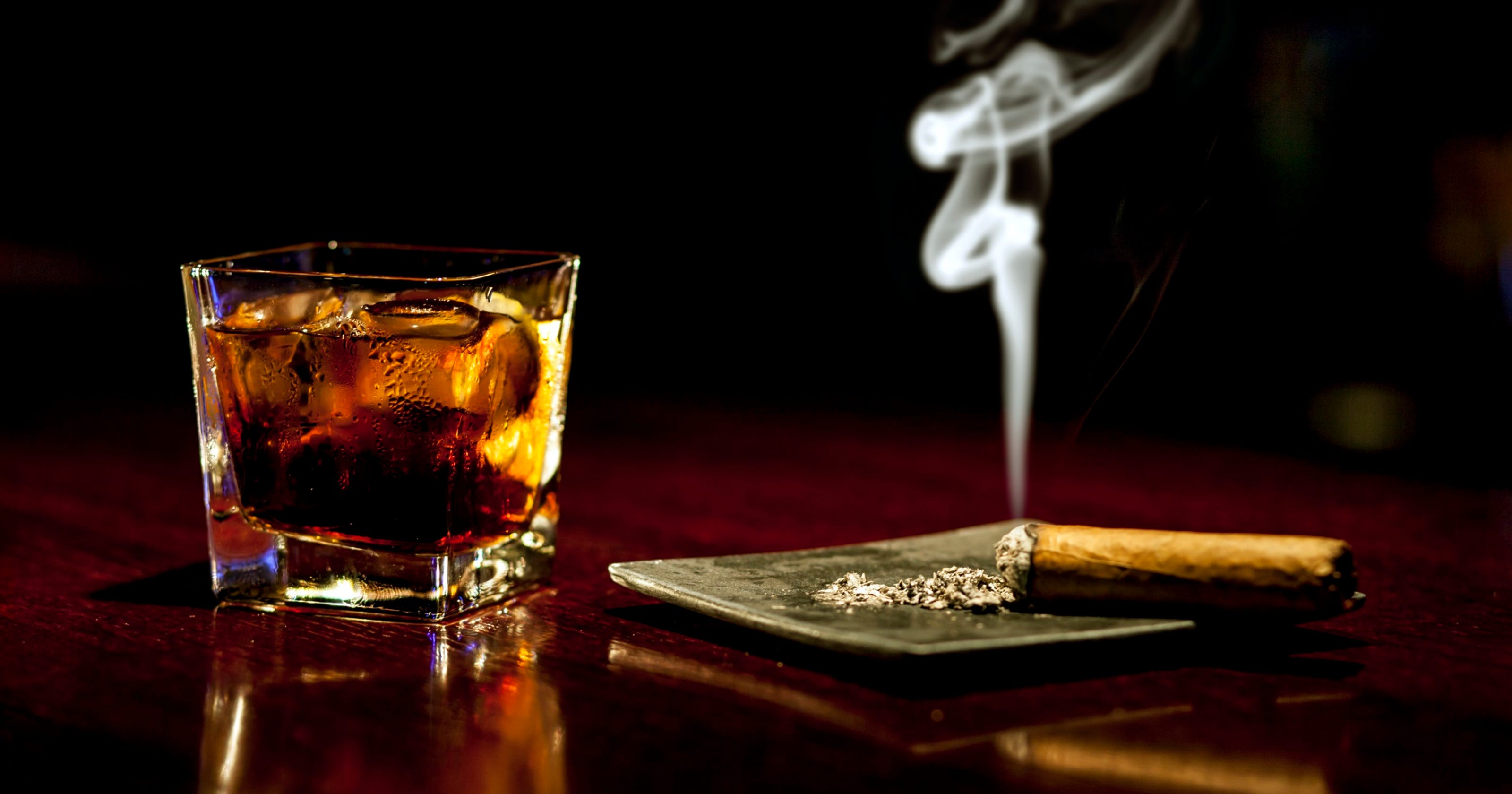 635960545108372868-cigardrink.jpg